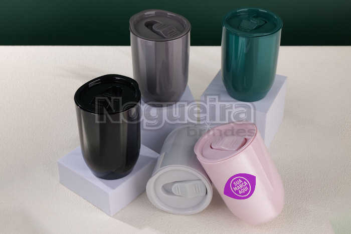 Copo Plástico com Tampa Personalizado